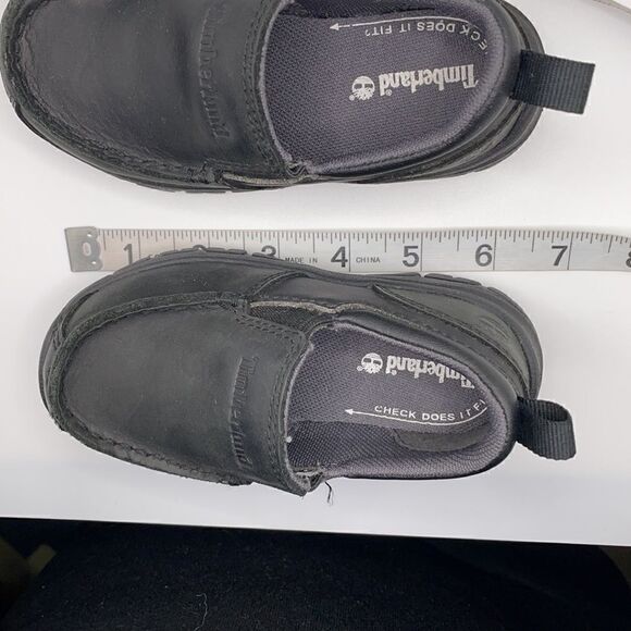 Timberland Kids Black Leather Slip On Shoes (Size: 7.5 Toddler) - Picture 16 of 16